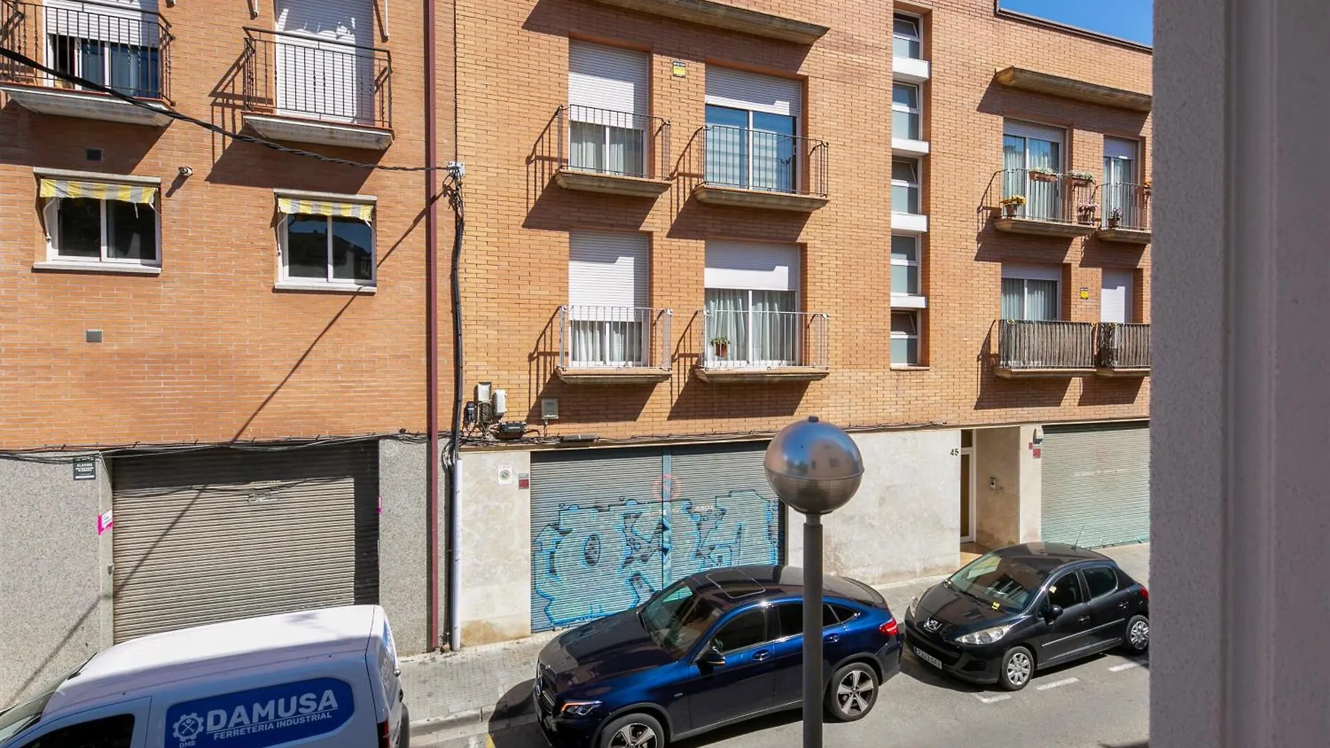 Lovely Apartment With 3 Bedroom Cornellá de Llobregat 0*,  España