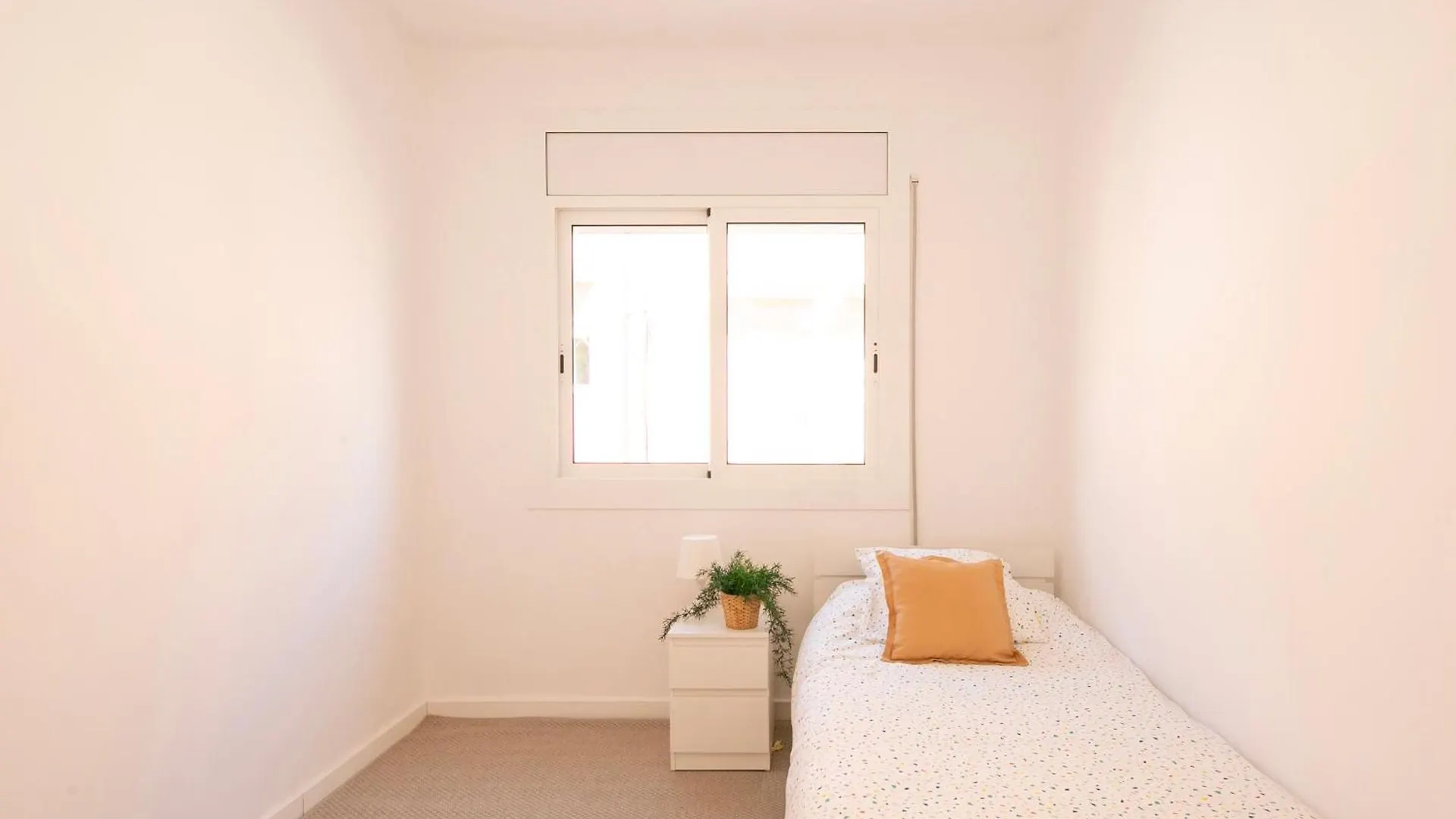 Lovely Apartment With 3 Bedroom Cornellá de Llobregat